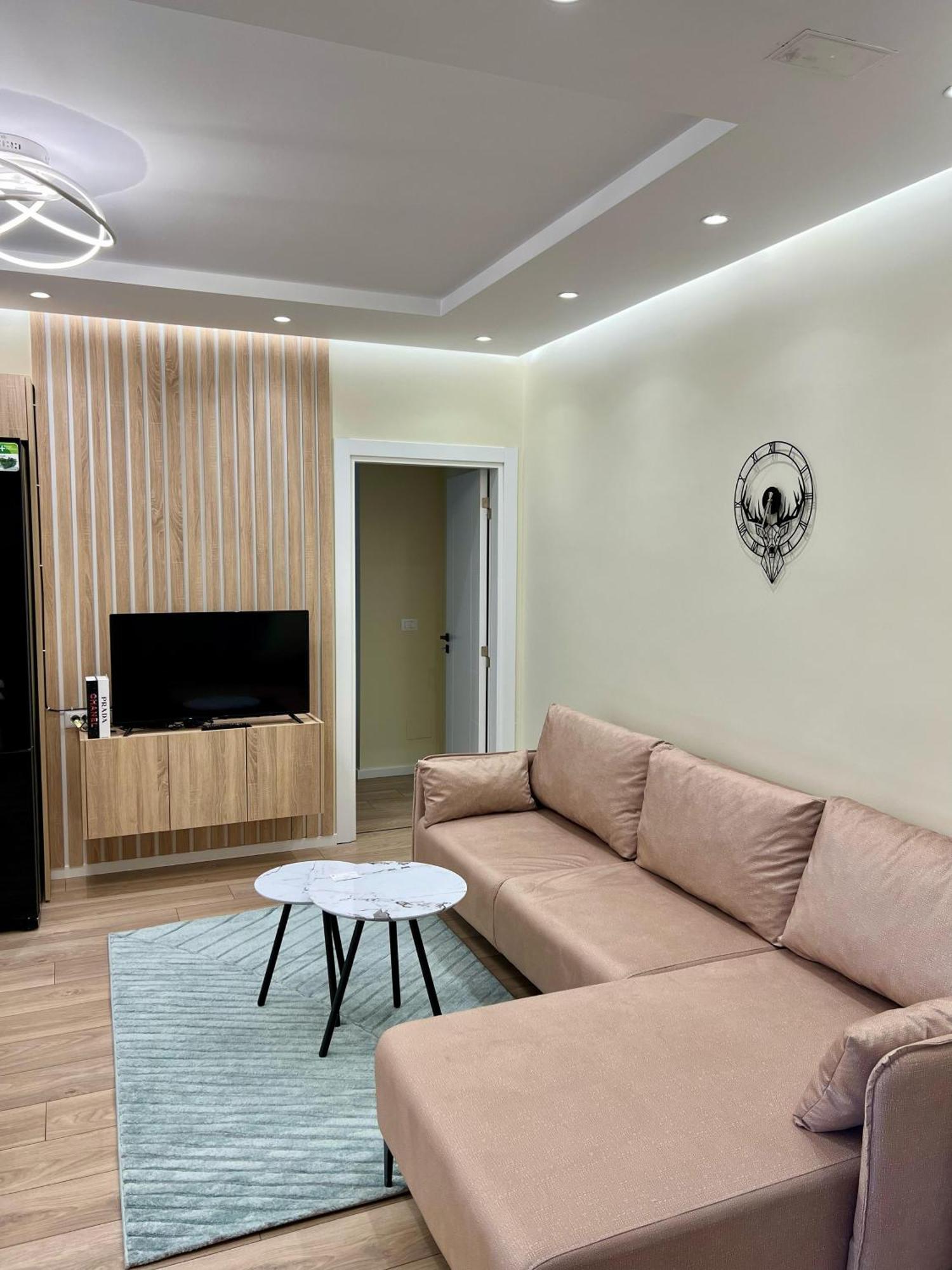 Ferienwohnung Metropolitan Charm: Cozy 1Br In 7Min To Skanderbeg Tirana Exterior foto